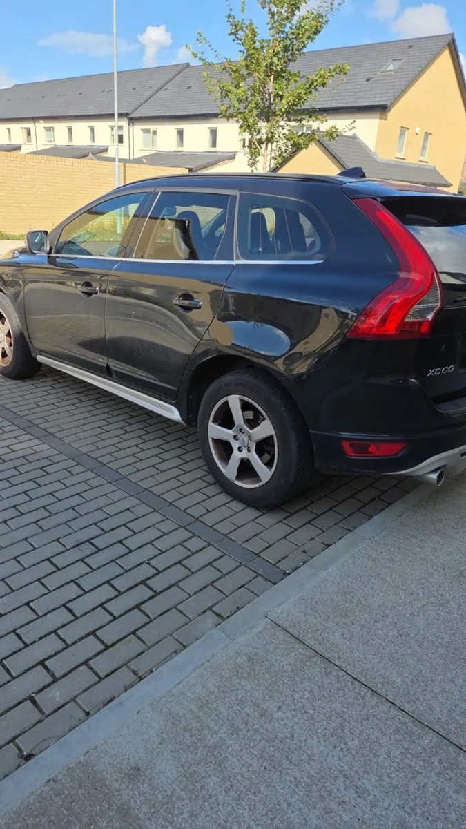 Volvo xc60 automatic - Image 1