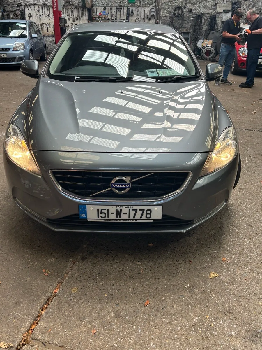 2015 Volvo V40 - Image 1