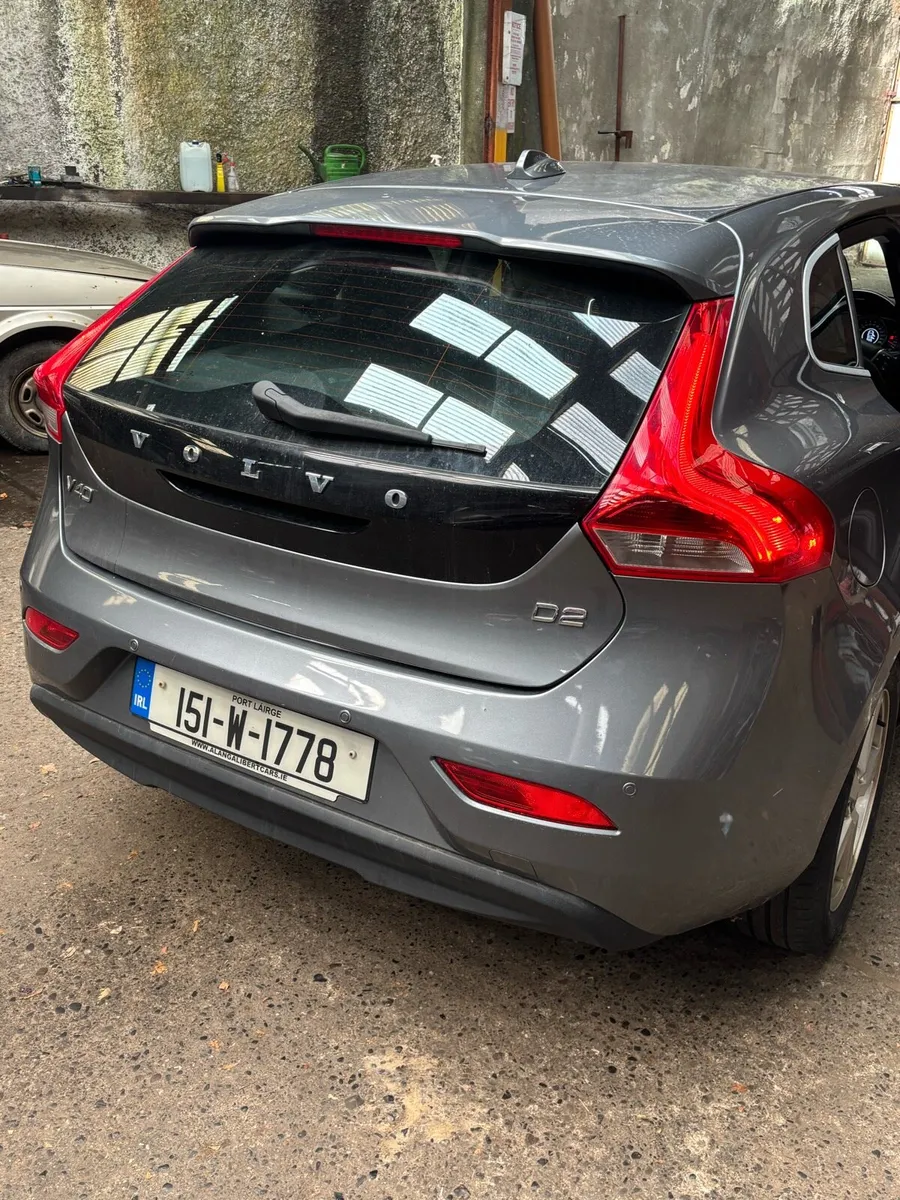 2015 Volvo V40 - Image 4