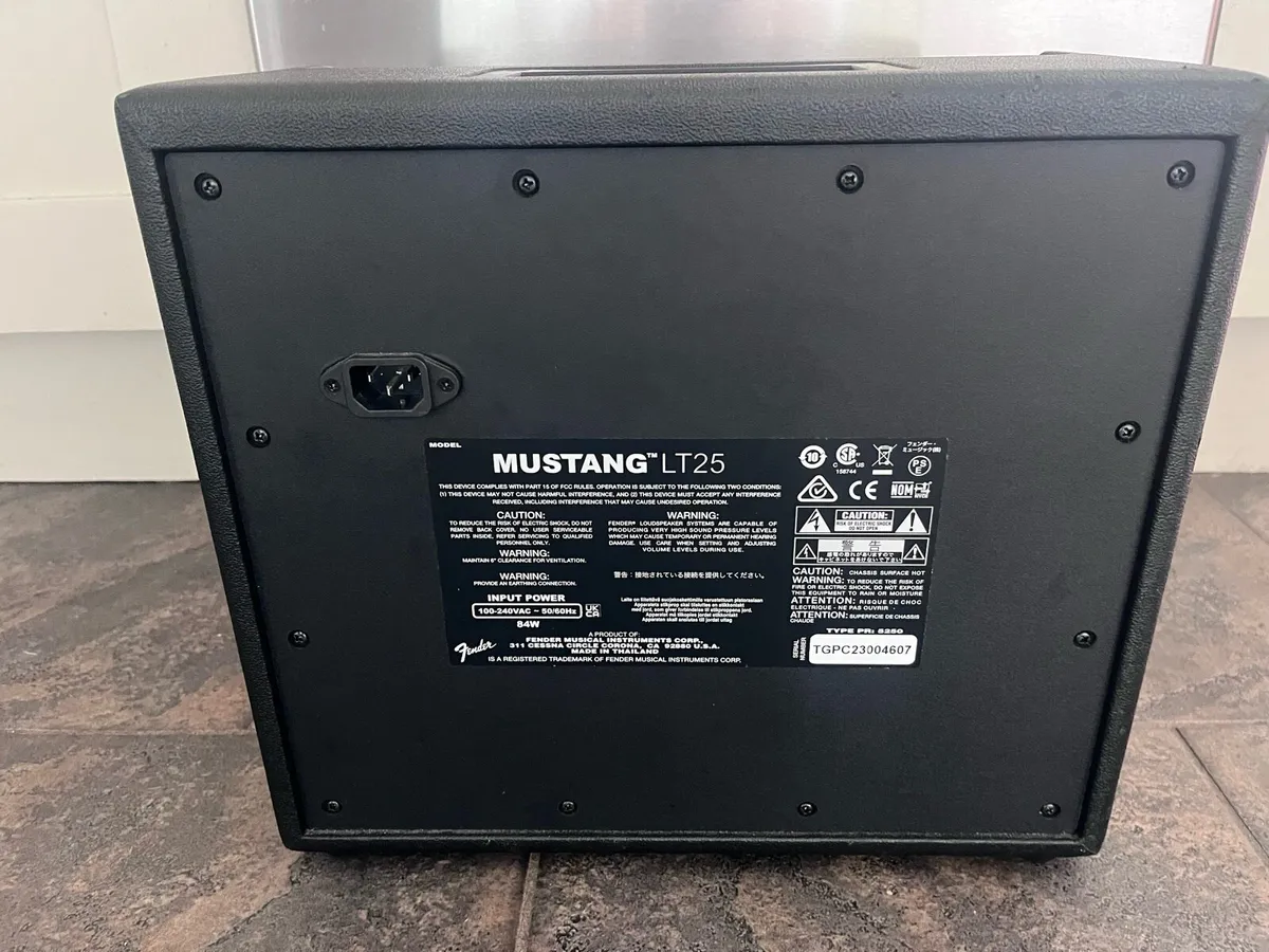Guitar Amp - Image 3