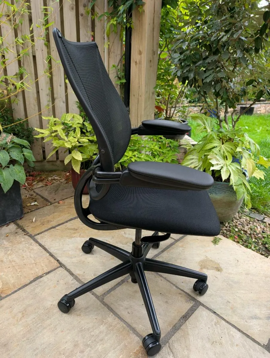 Ergonomic office chair - Image 4