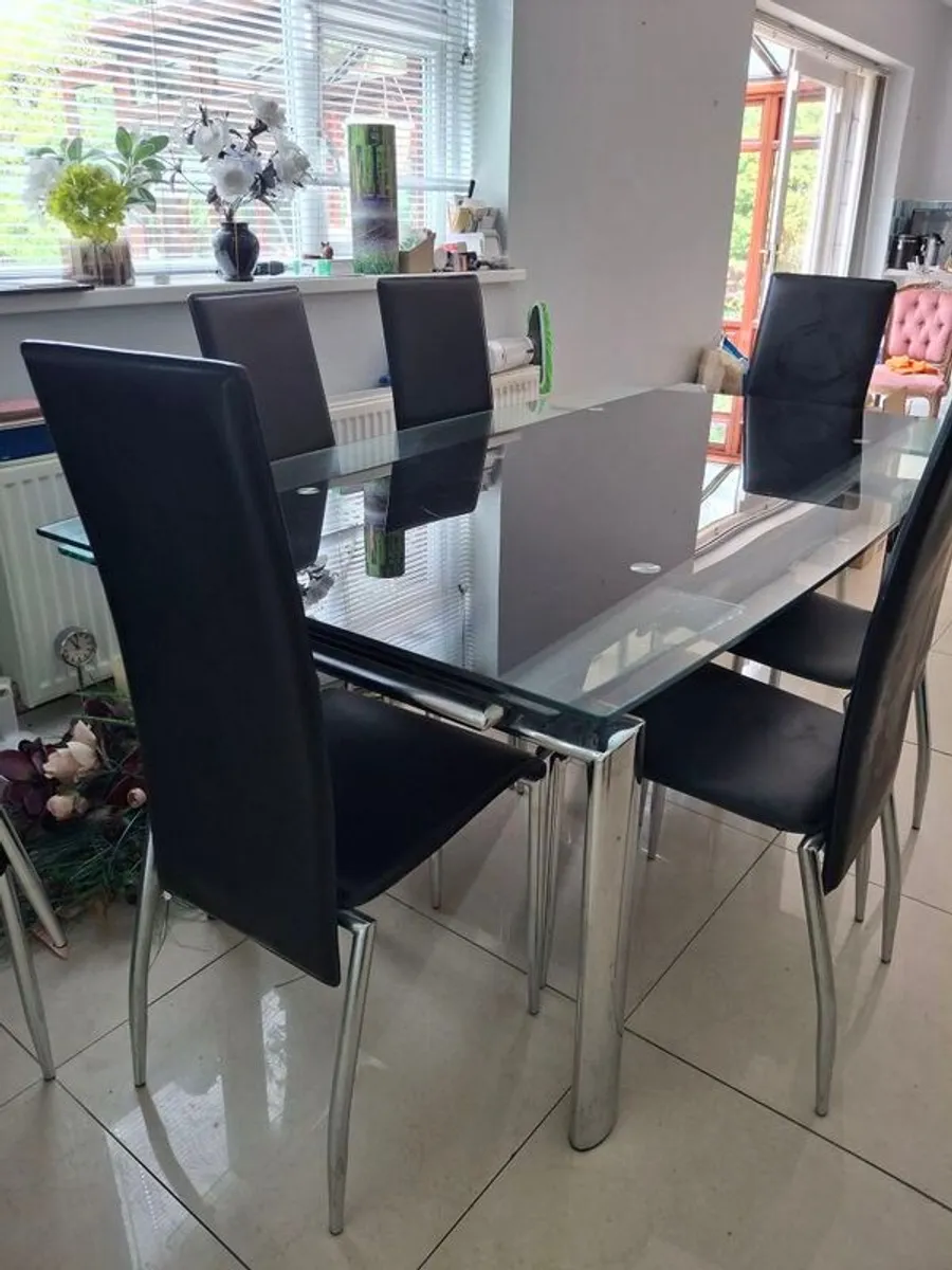 Dining table, 8 chairs, side board, 2 lamps, 2 light shades - Image 2