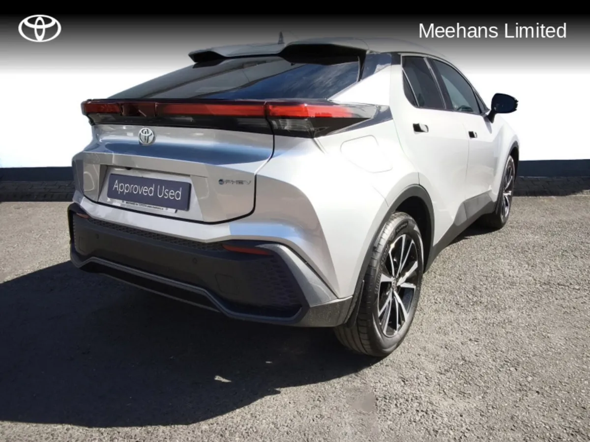 Toyota C-HR C-HR Plug-in Hybrid - Image 2