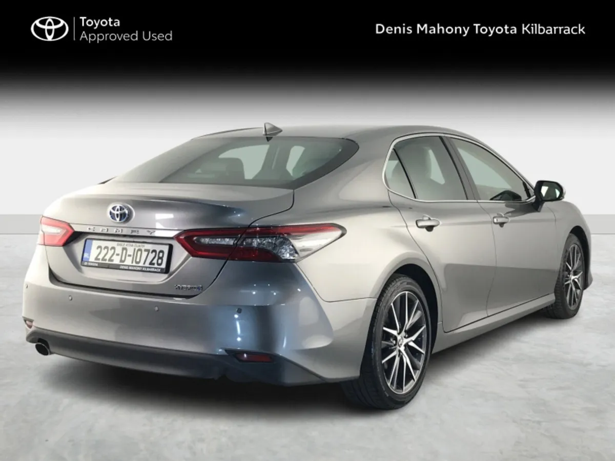 Toyota Camry Platinum Edition - Image 2