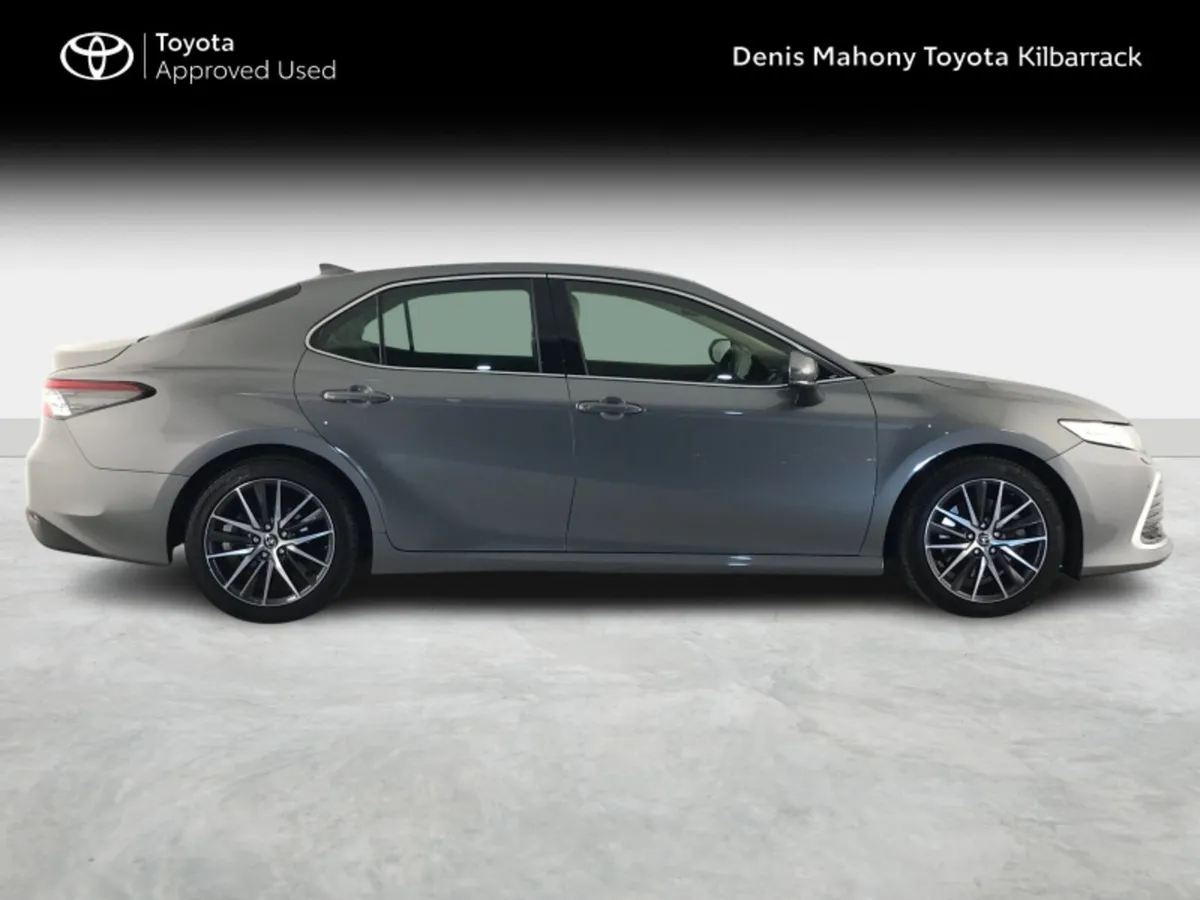 Toyota Camry Platinum Edition - Image 3