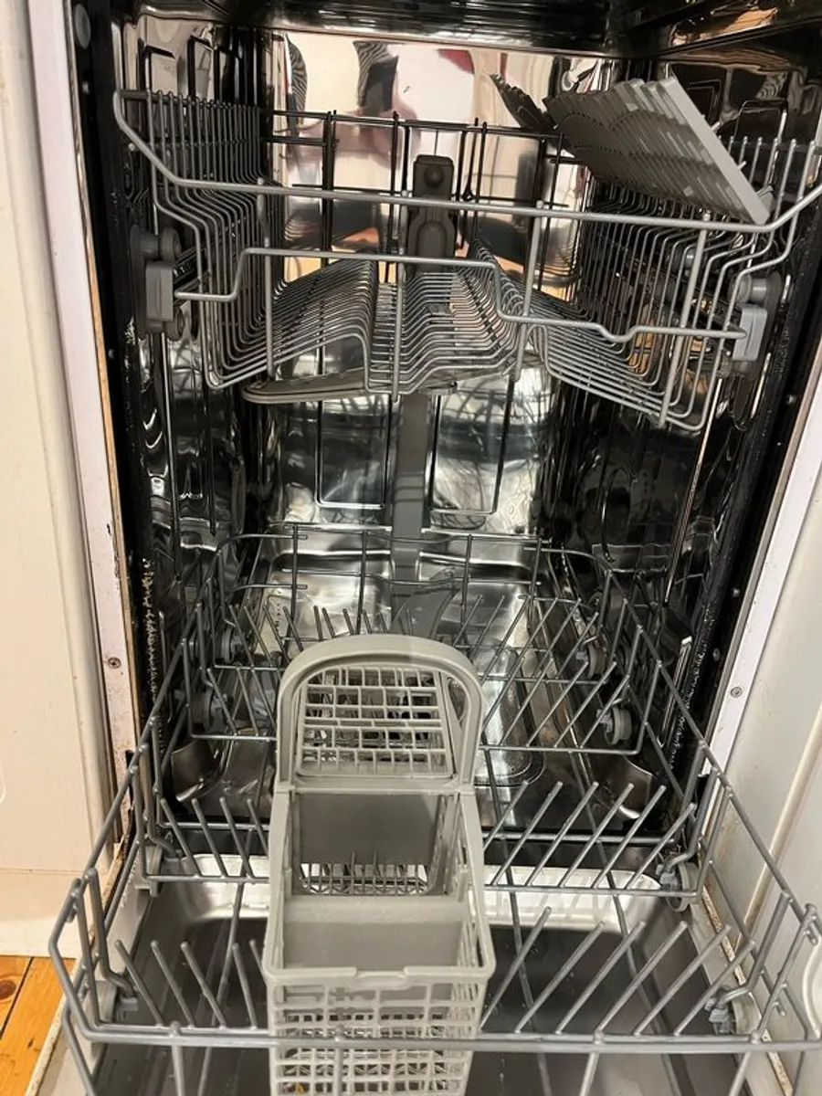 Dishwasher - Image 2