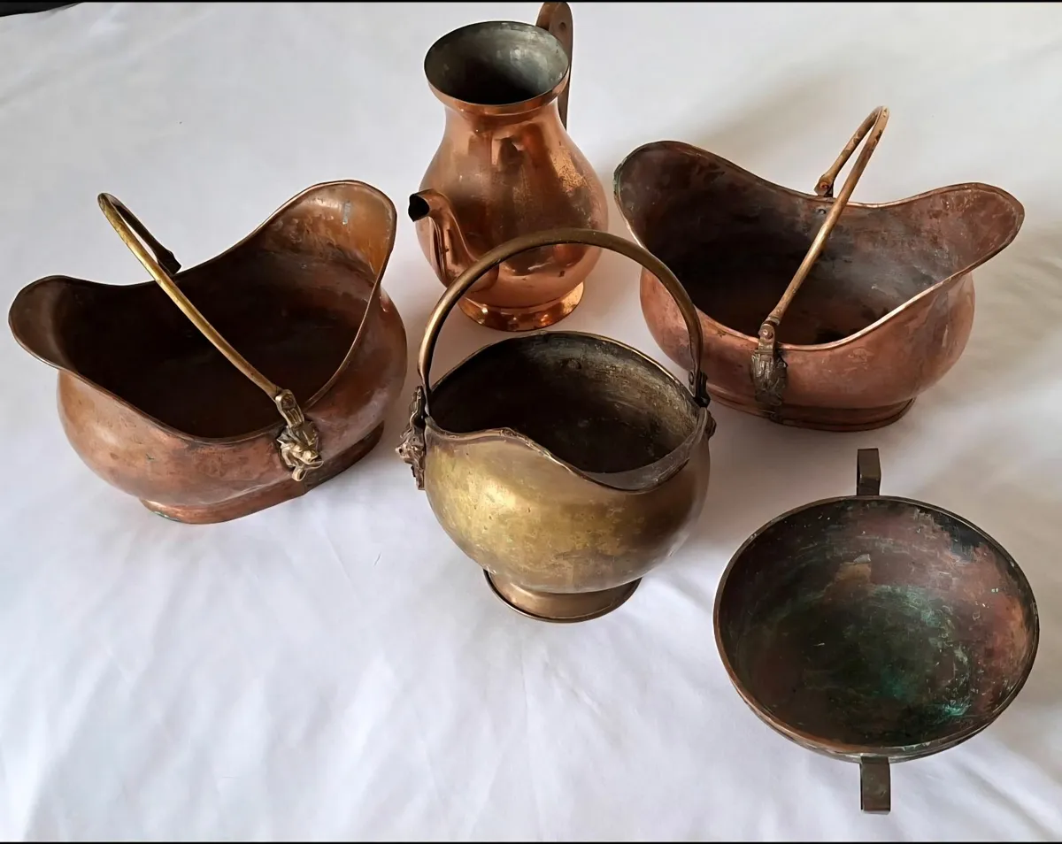 A set of copper vessels - Image 1