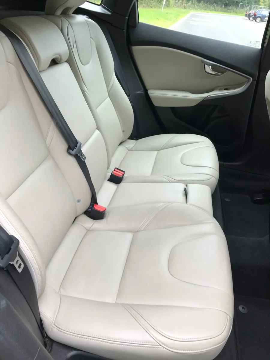 Volvo V40 2015 - Image 3