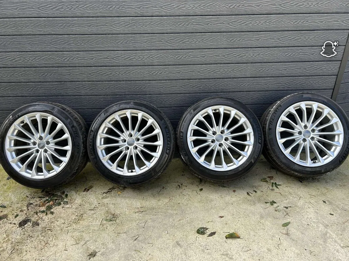 17” GENUINE AUDI A5 ALLOY WHEELS - Image 2
