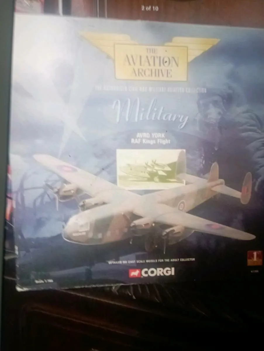 CLASSIC CORGI AVIATON AUTHIRISED  . - Image 2