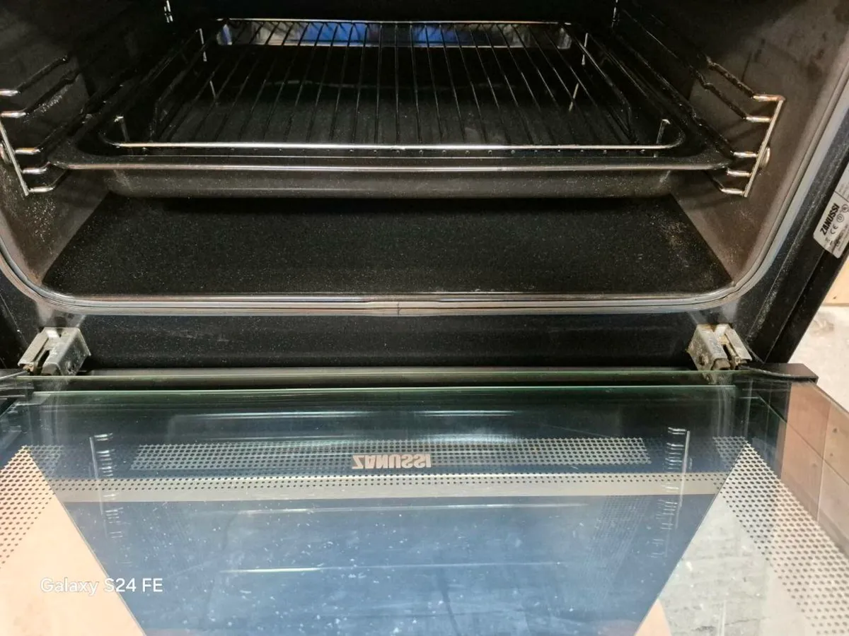 Zanussi Freestanding Electric Cooker 55cm - Image 3