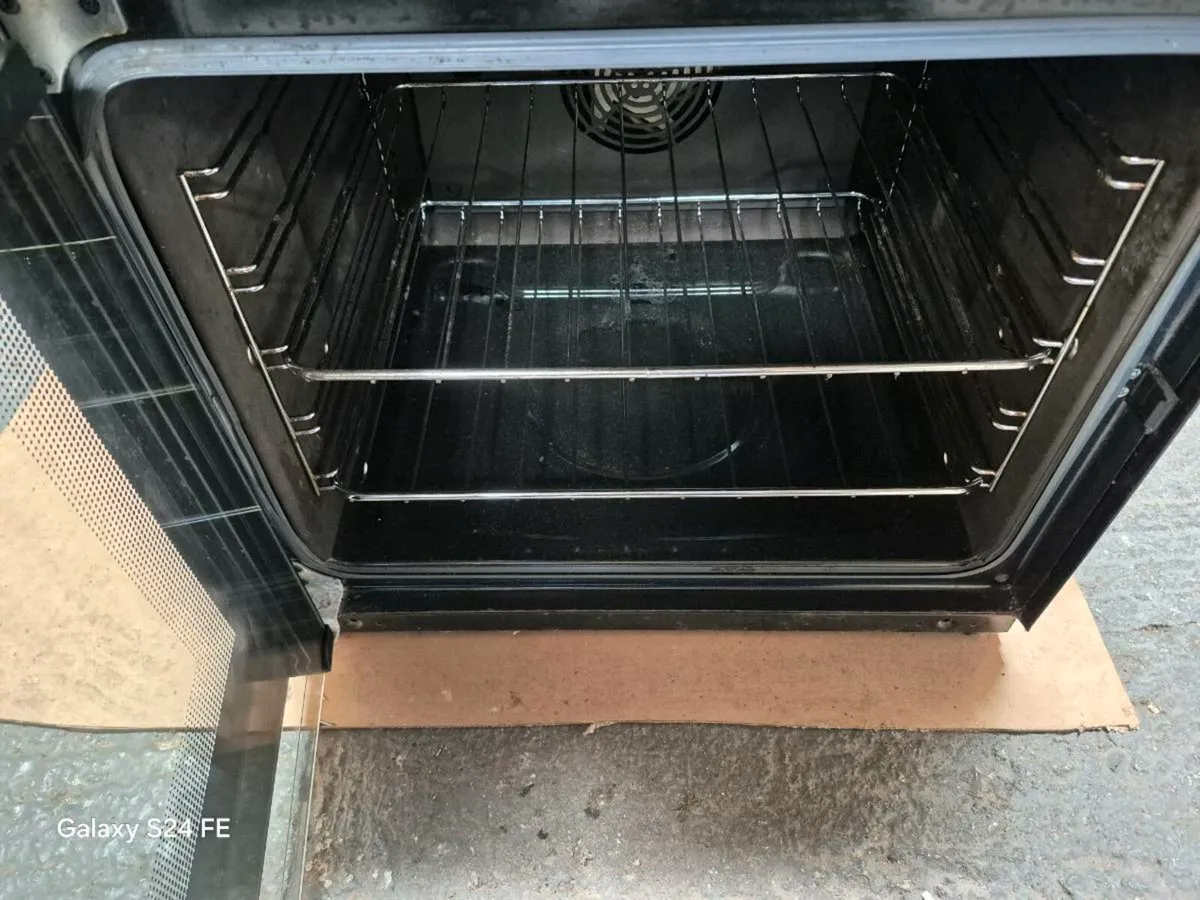 Zanussi Freestanding Electric Cooker 55cm - Image 4