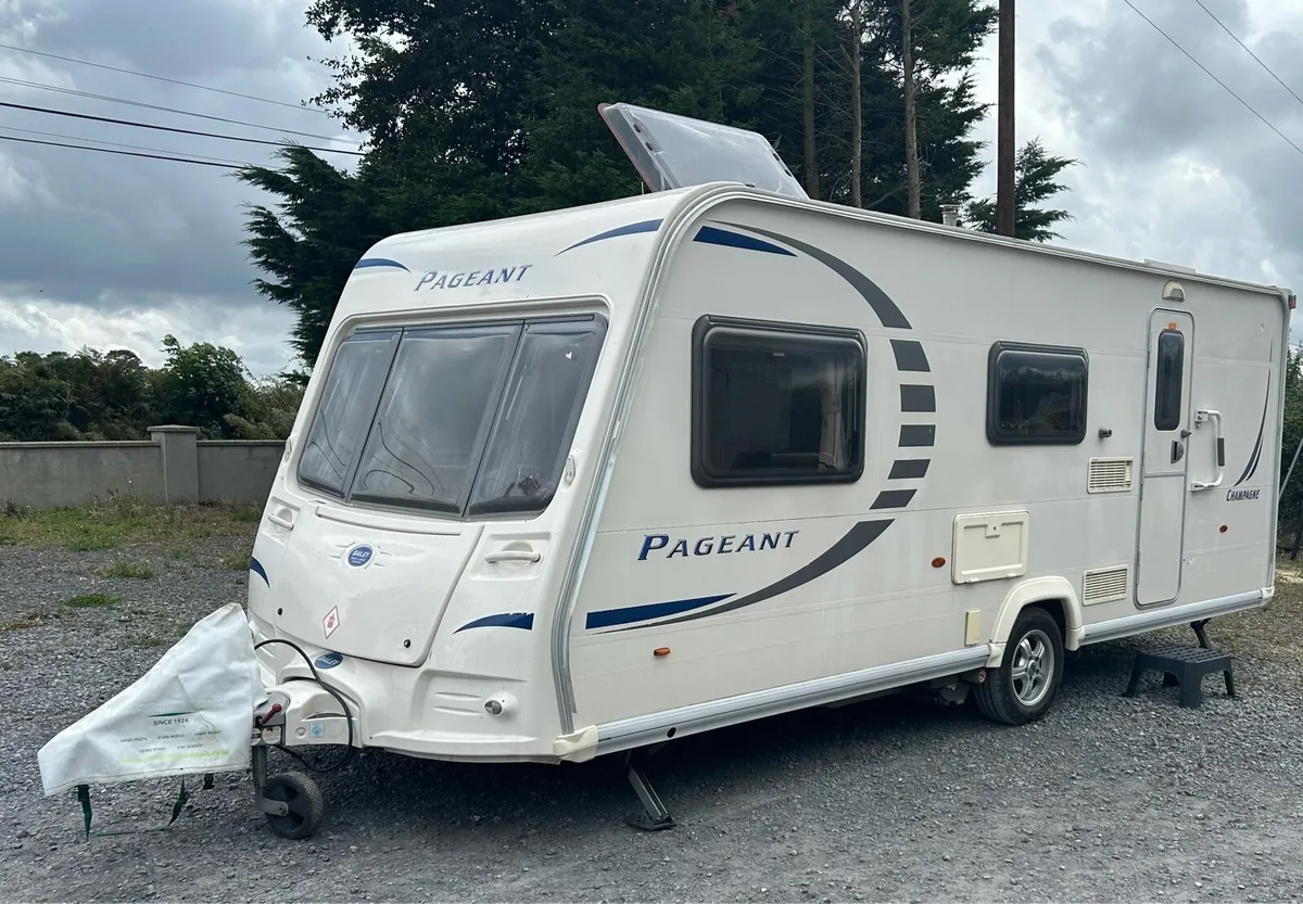 Bailey champagne 4 Berth - Image 1