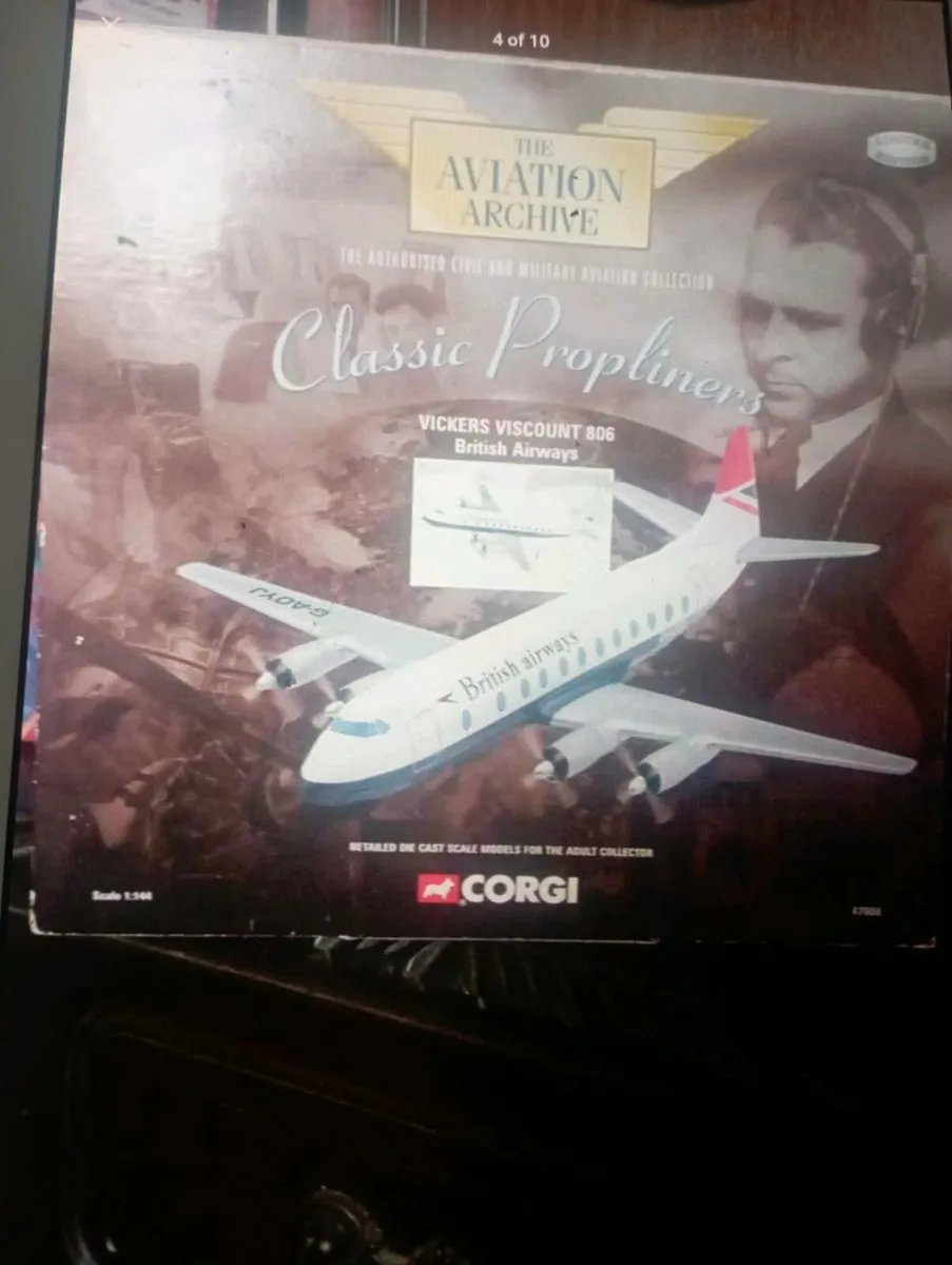 CLASSIC CORGI AVIATON AUTHIRISED  . - Image 4