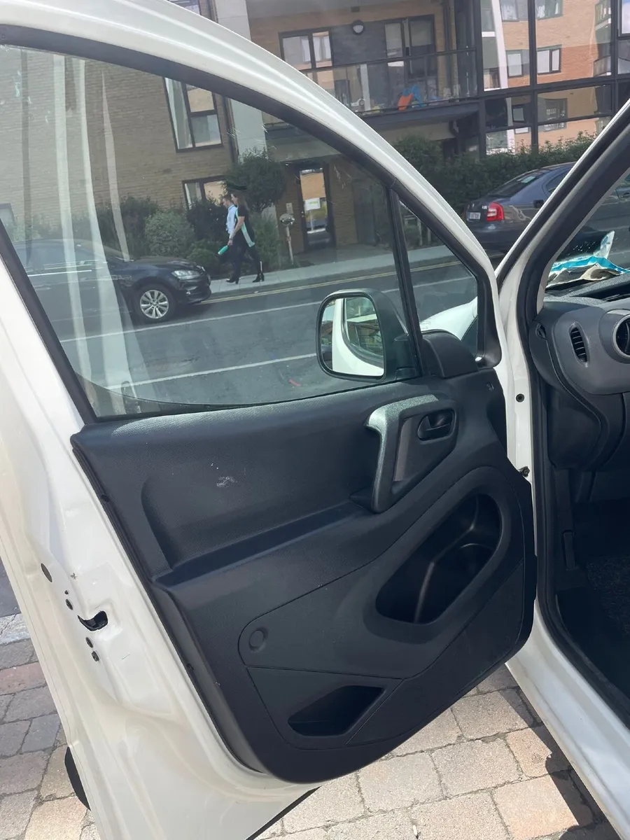 Citroen Berlingo 2018 - Image 2
