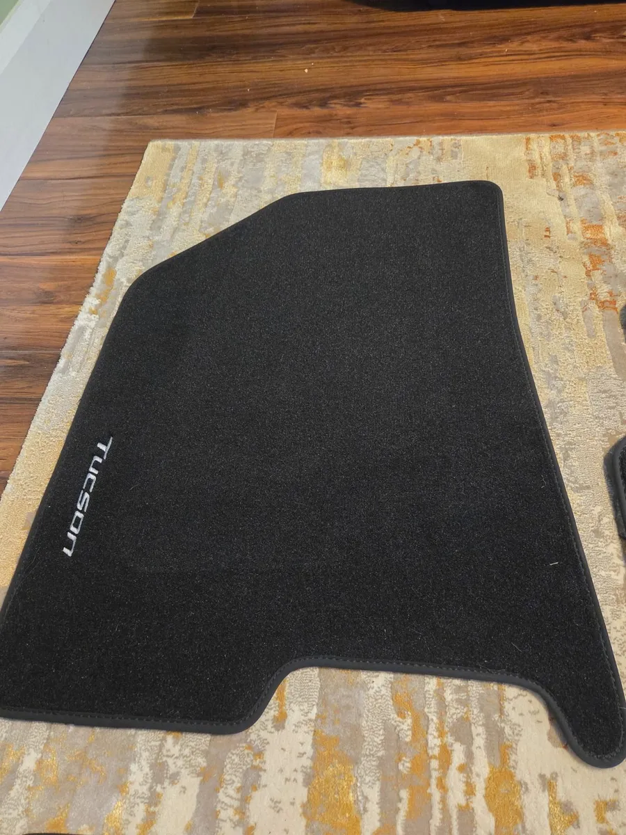 **Brand New**Original**Never Used** floor mats - Image 3