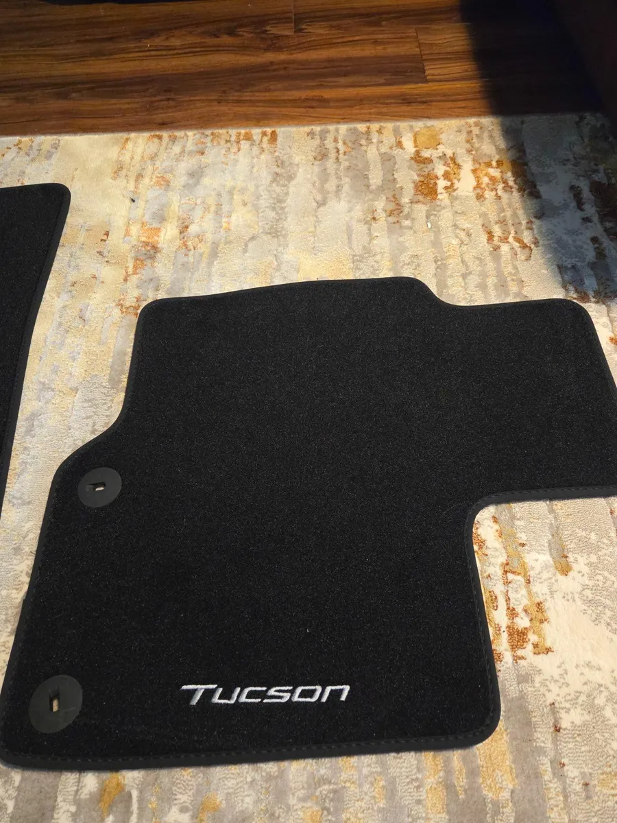 **Brand New**Original**Never Used** floor mats - Image 4