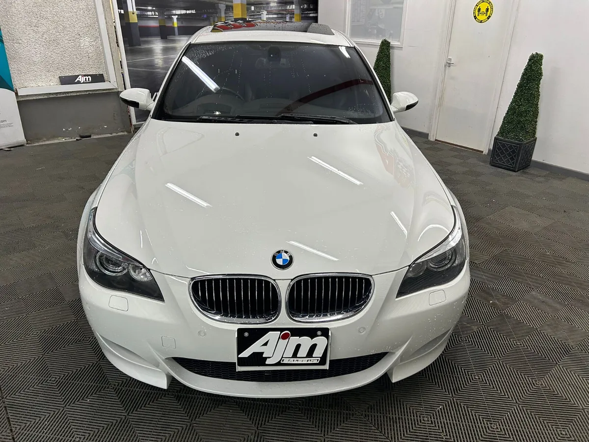 BMW M5 5.0 V10 JDM IMPORT 2005 - Image 2