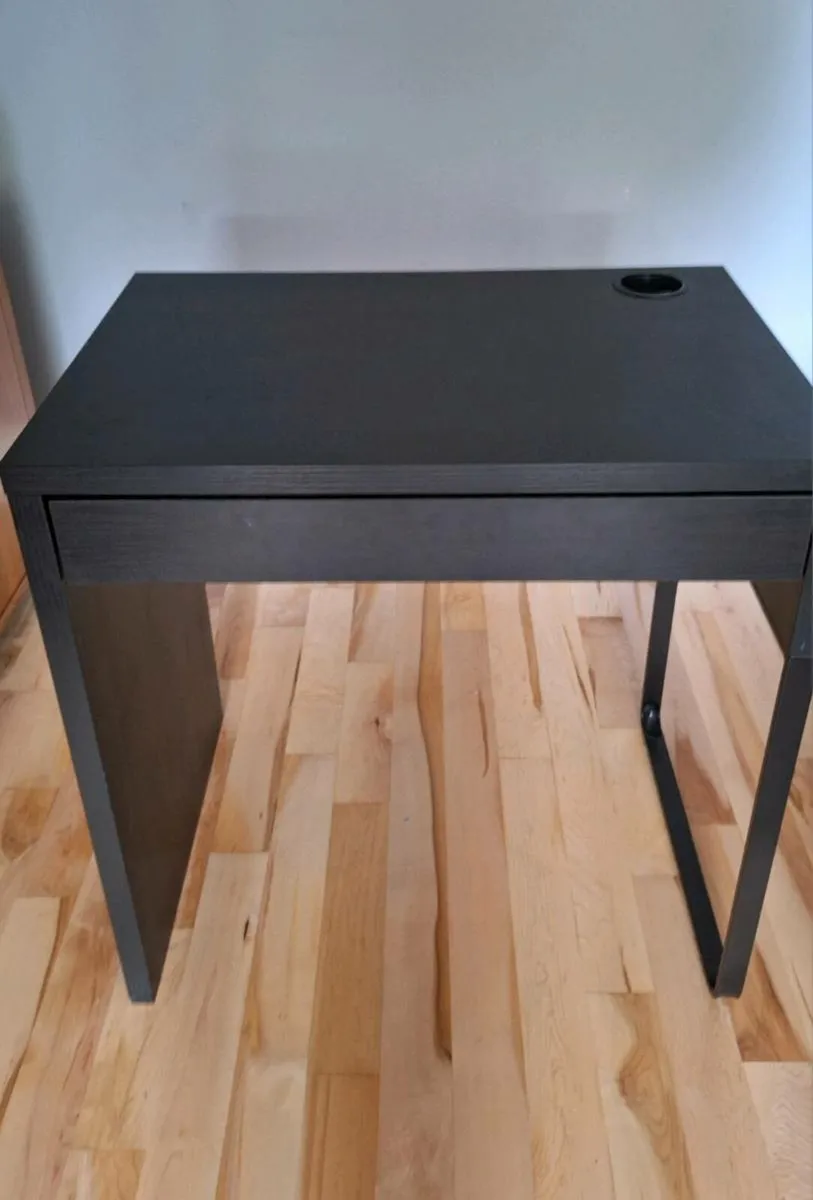 Desk - Image 2