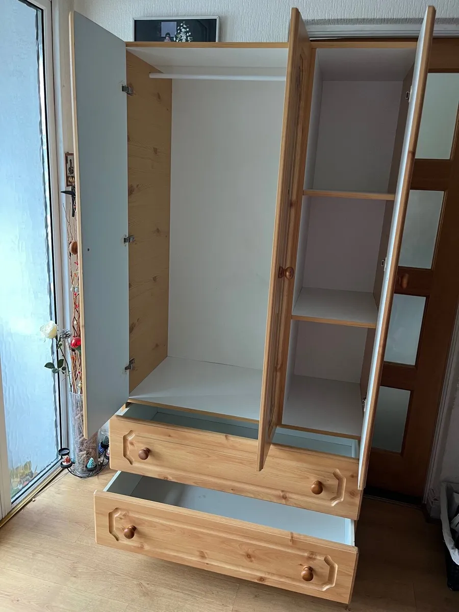 Wardrobe - Image 3