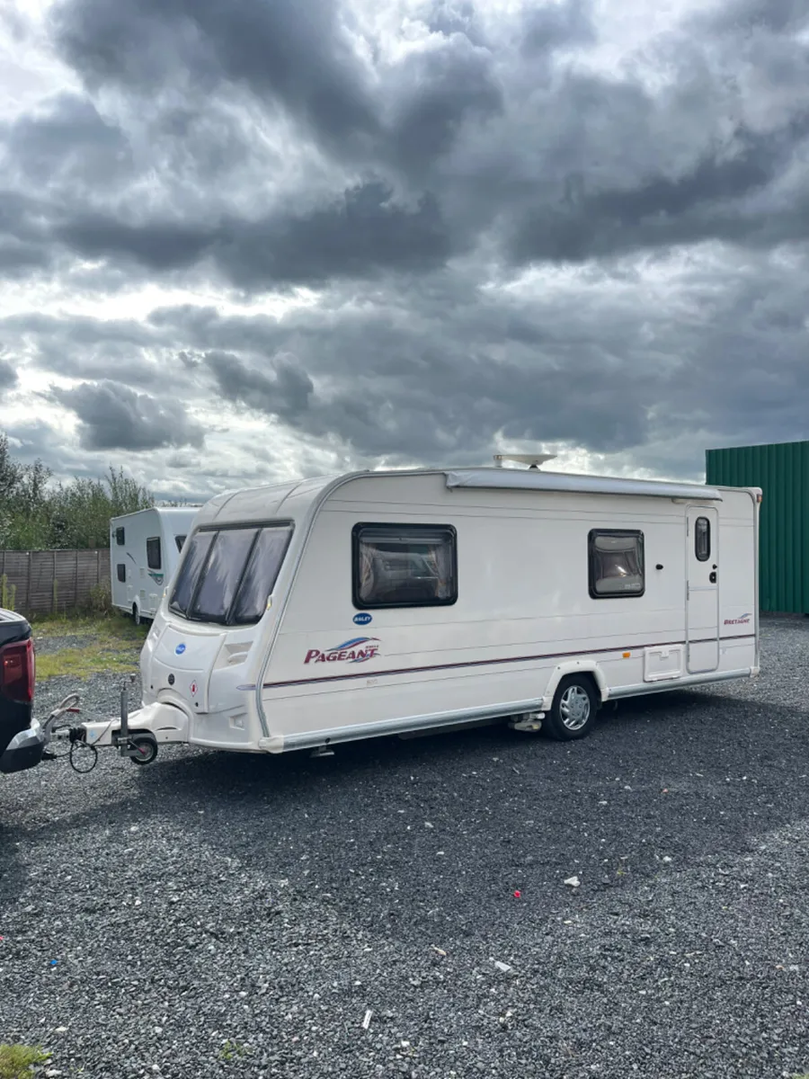 Bailey Pageant 6 Berth Fixed Bunkbed Caravan - Image 1