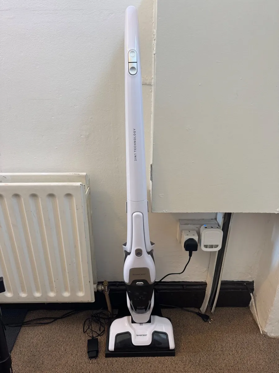 Vacuum cleaner - Image 2