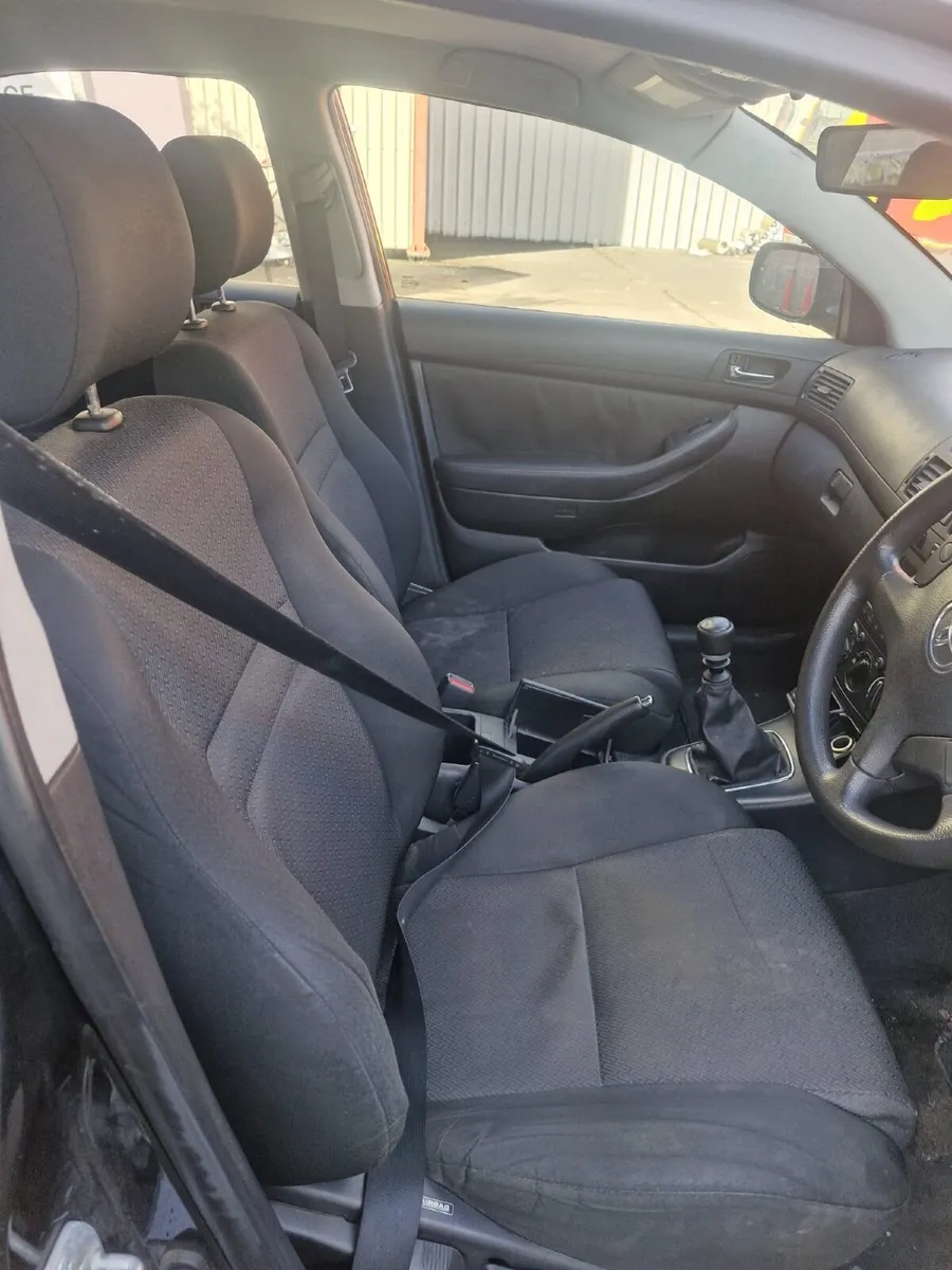 Toyota Avensis 2006 - Image 1
