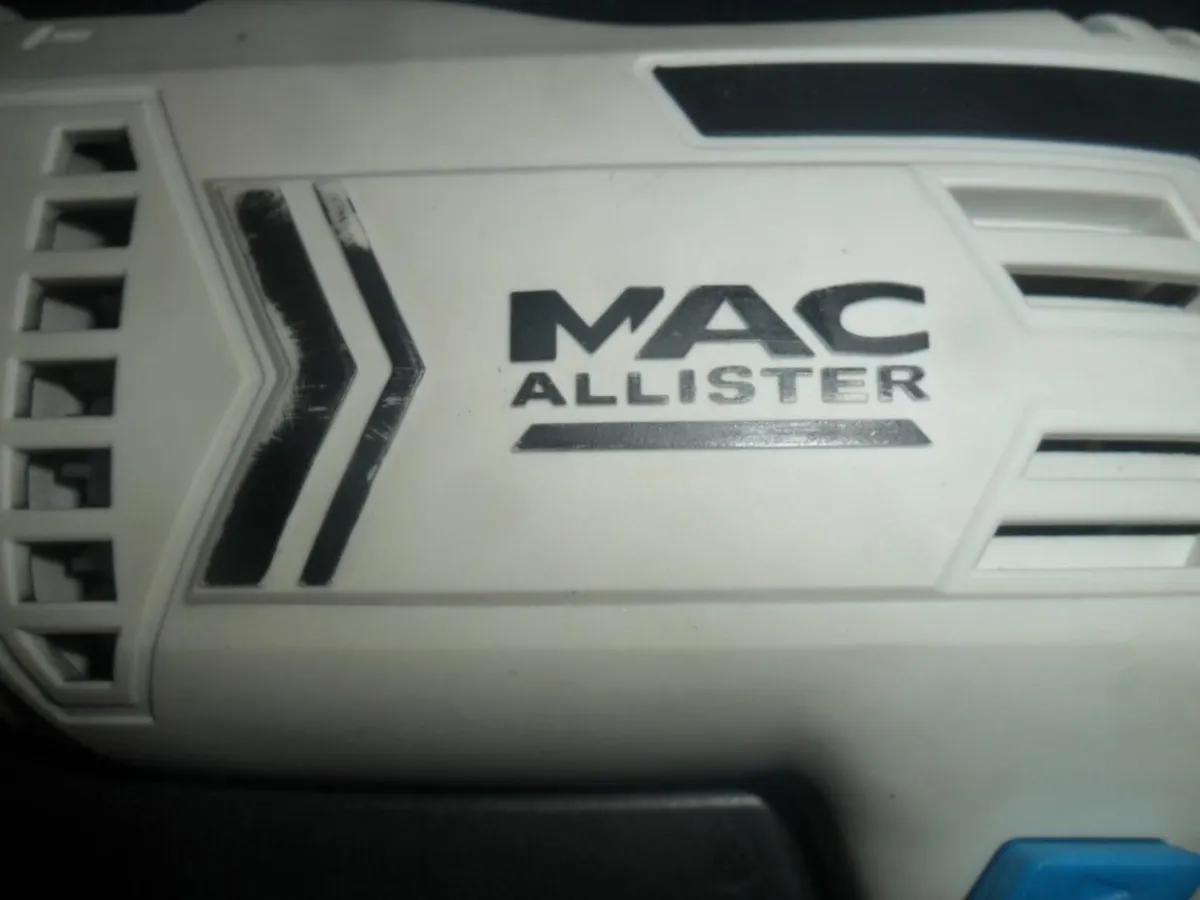 Mac Allister 240V 600W Corded Hammer drill - Image 2