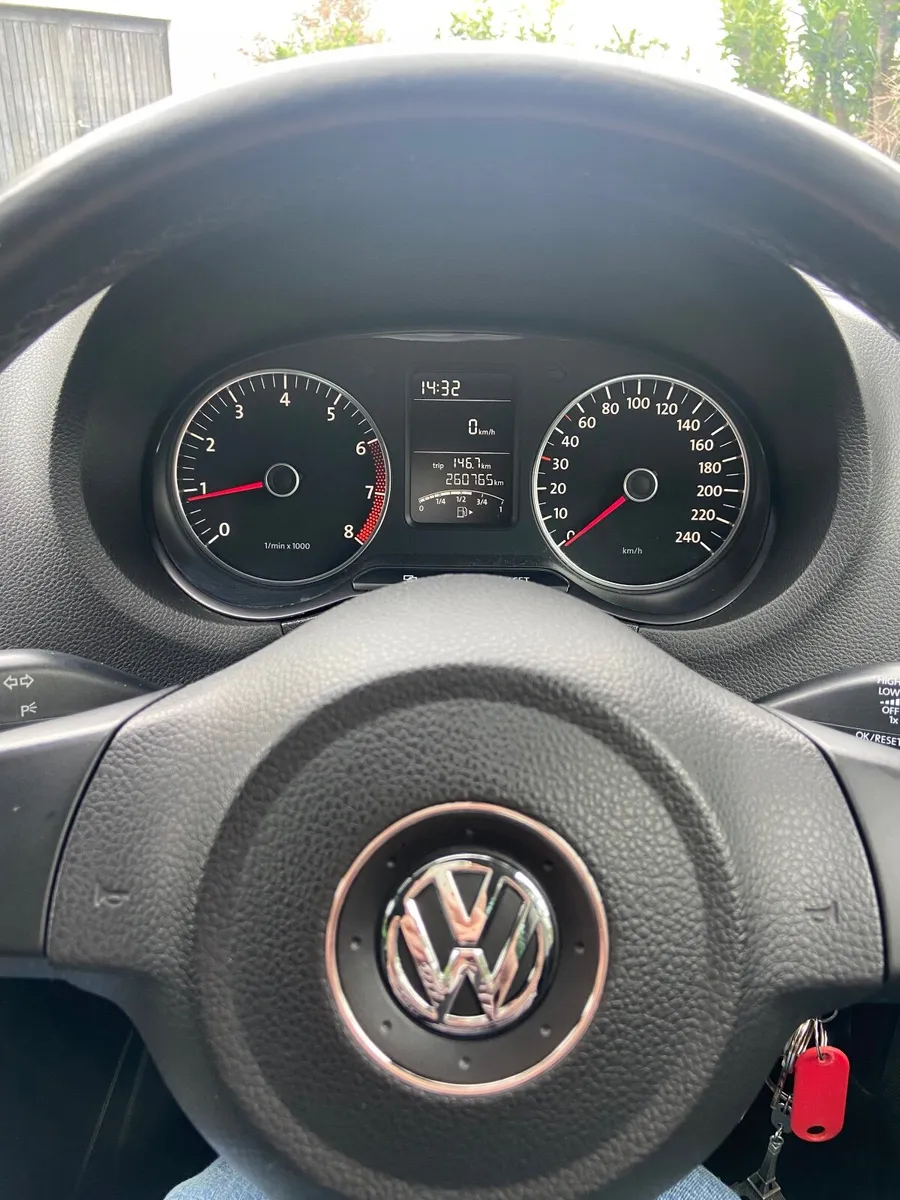 Immaculate 5-door 2011 VW Polo for sale - Image 2