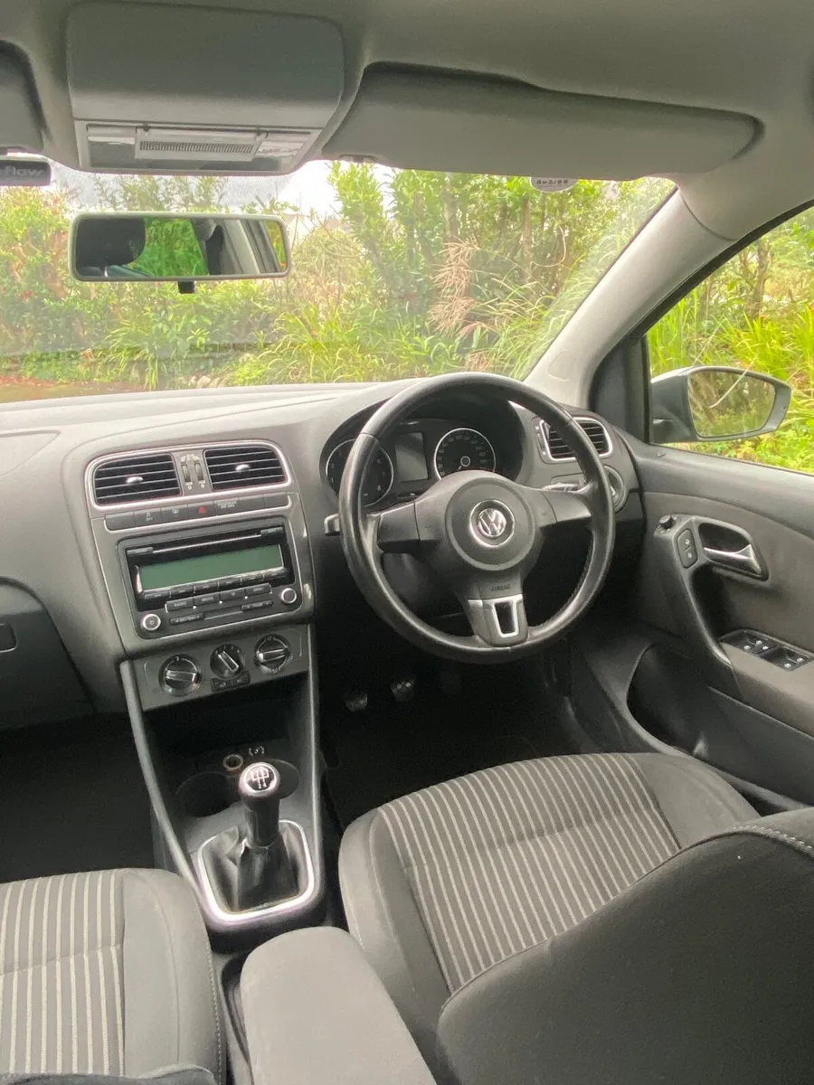 Immaculate 5-door 2011 VW Polo for sale - Image 3