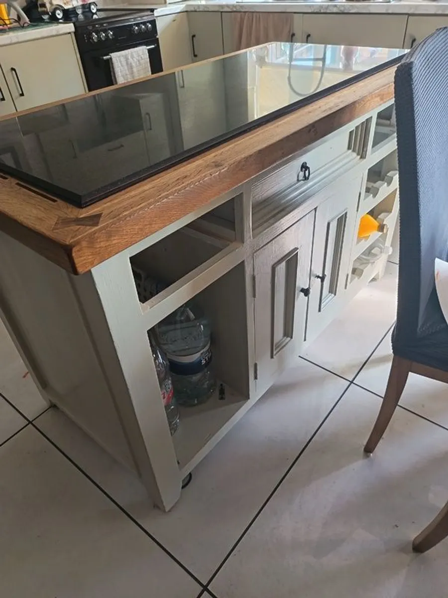 Kitchen island - Image 2
