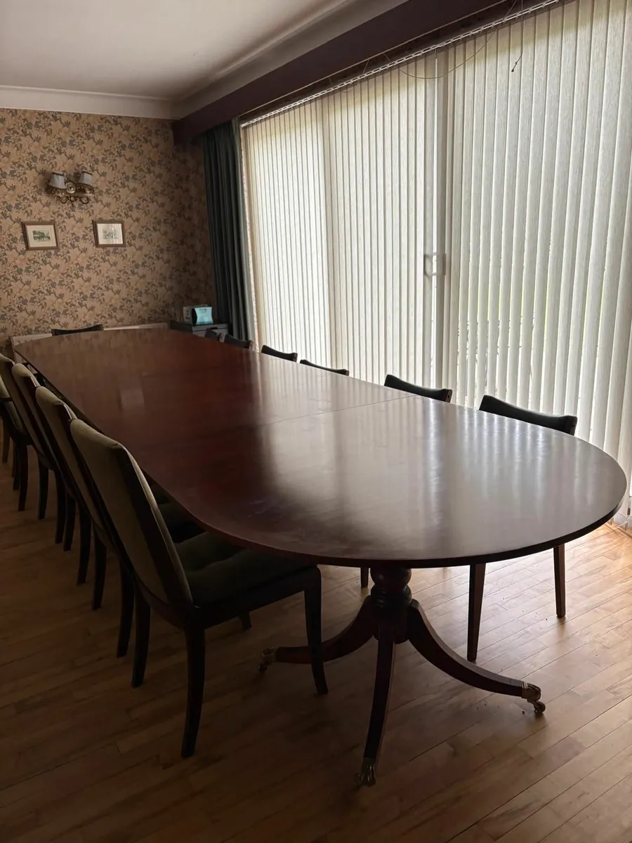 Dining table Higginbotham furniture - Image 3