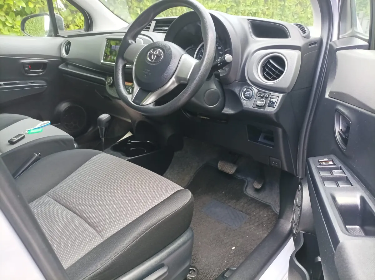 Toyota Yaris 1.3 Automatic, 2014 - Image 3