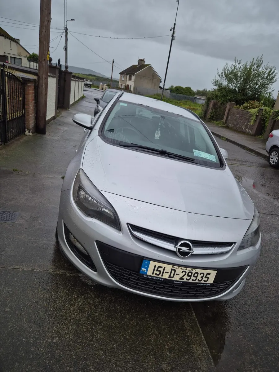 Opel Astra 2015 - Image 1