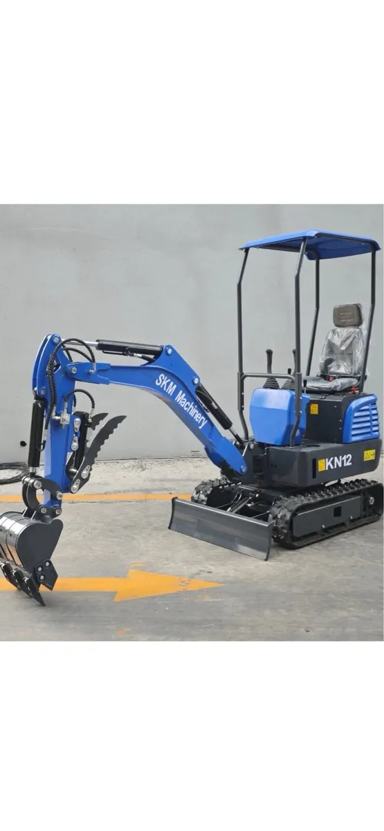 Mini digger 1.2 ton diesel - Image 1