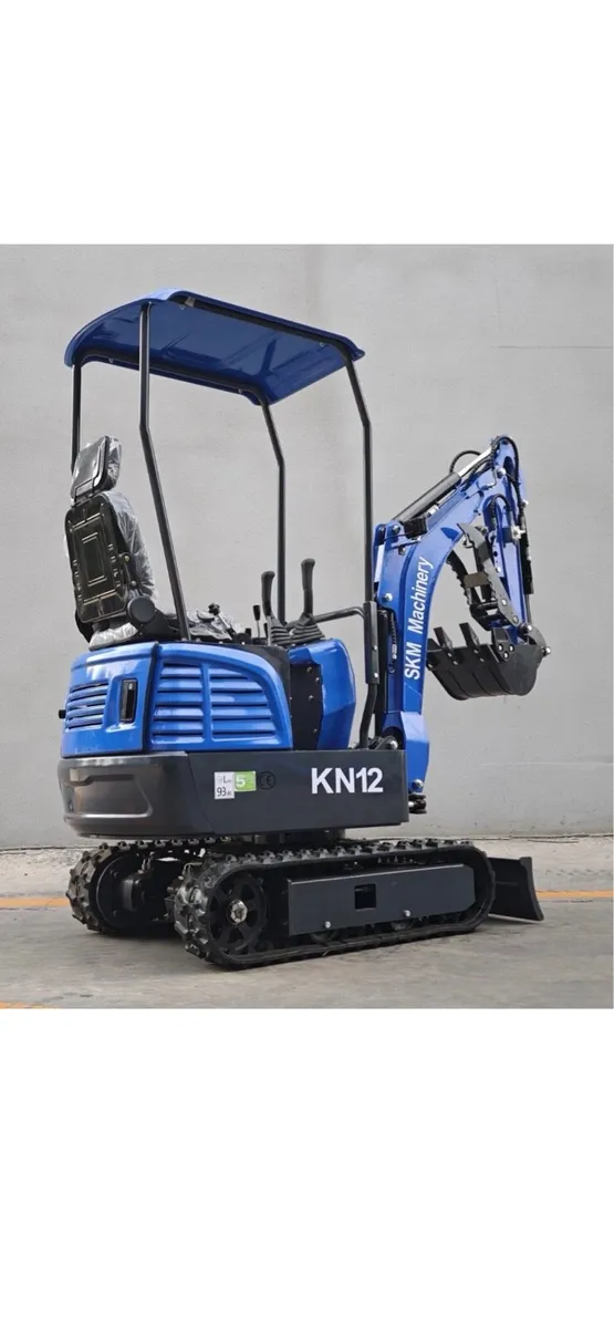 Mini digger 1.2 ton diesel - Image 3