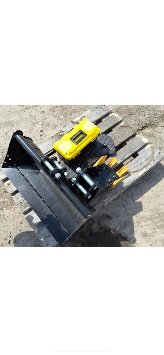 Mini digger 1.2 ton diesel - Image 4