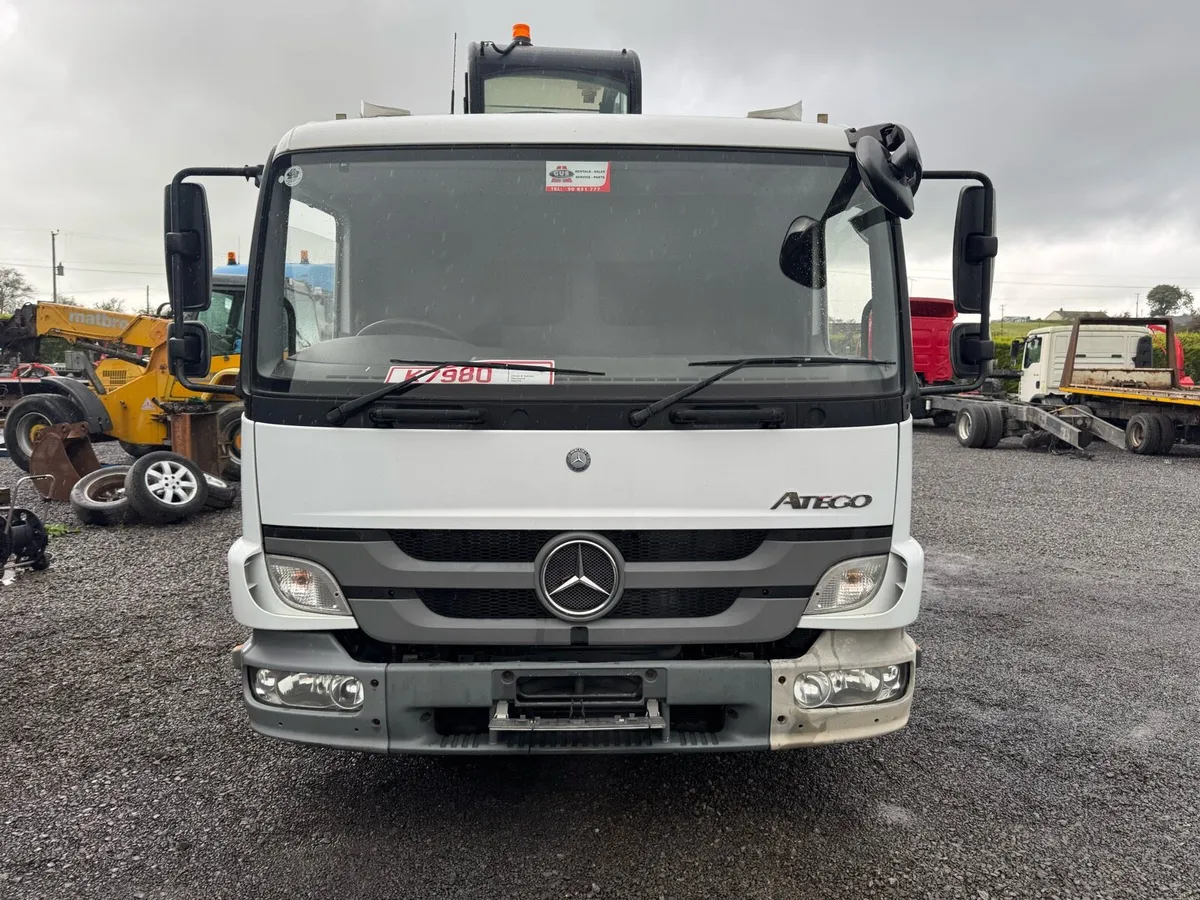 2012 Mercedes atego 816 beavertail - Image 3