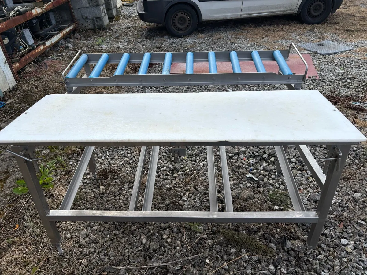 Stainless steel table - Image 1