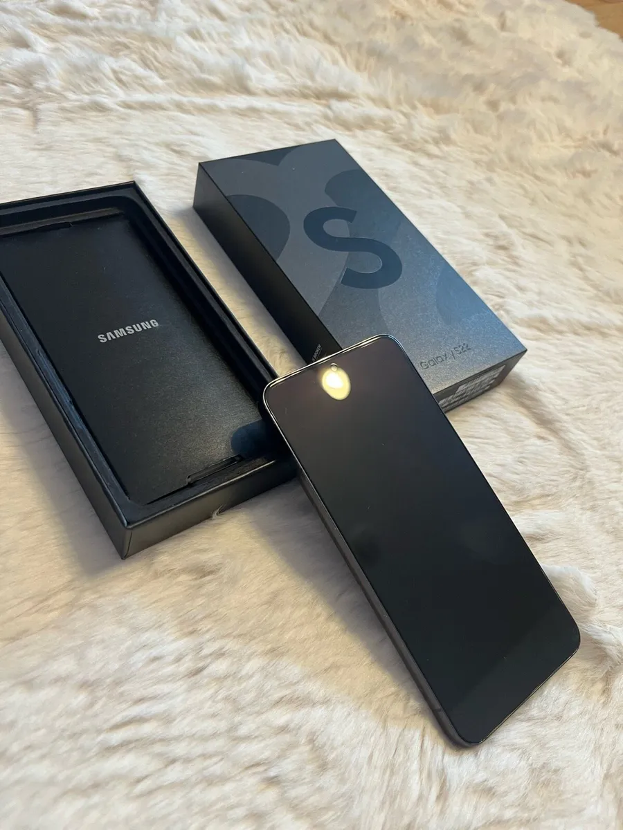 Samsung Galaxy S22 - Image 4