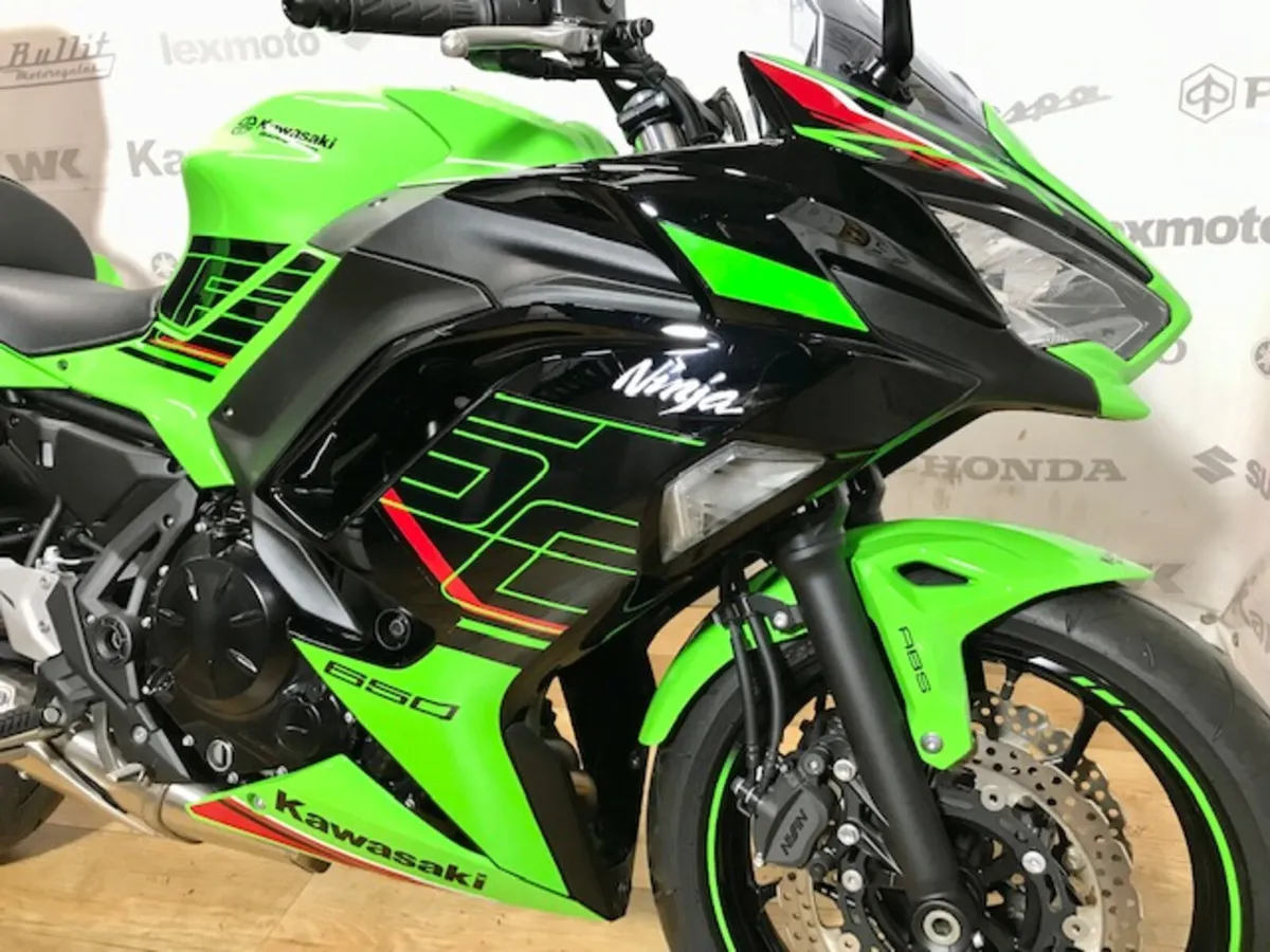 PRE-OWNED Kawasaki Ninja 650 2023 - Image 4