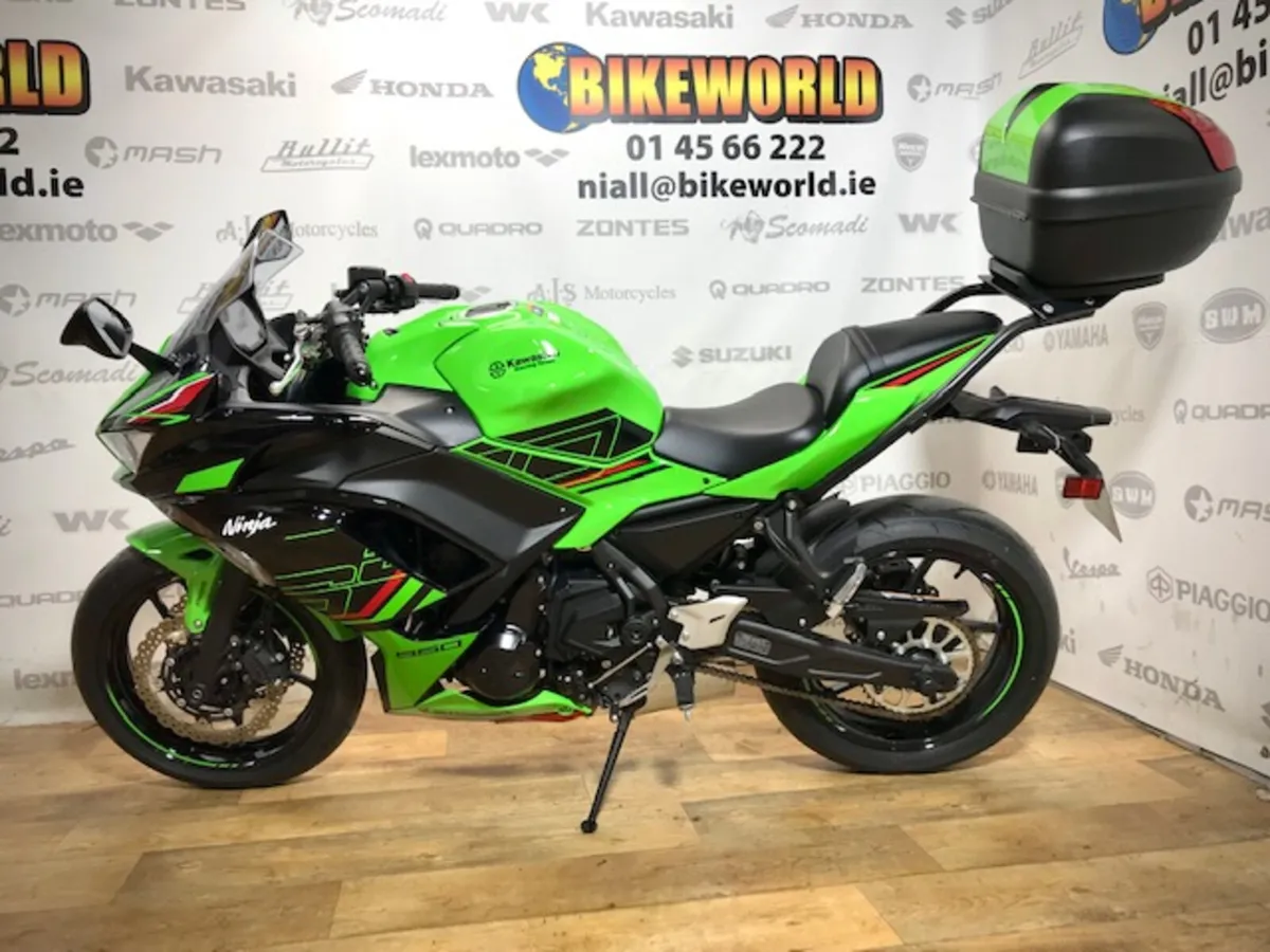 PRE-OWNED Kawasaki Ninja 650 2023 - Image 3