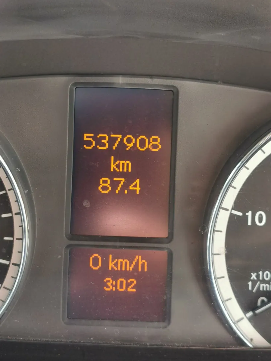 Mercedes-Benz Viano 2007 - Image 2