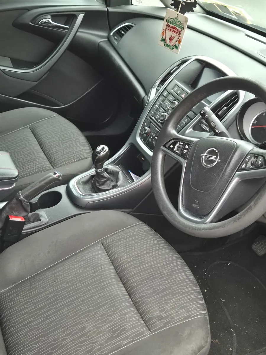 Opel Astra 2015 - Image 4