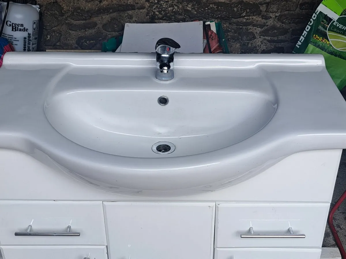 Hand basin & unit - Image 2