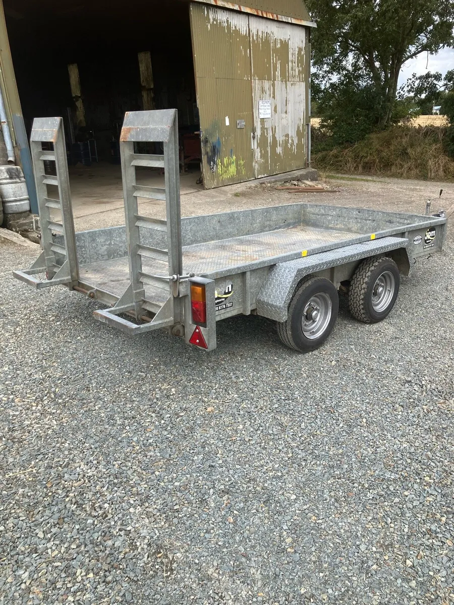 Trailer - Image 1