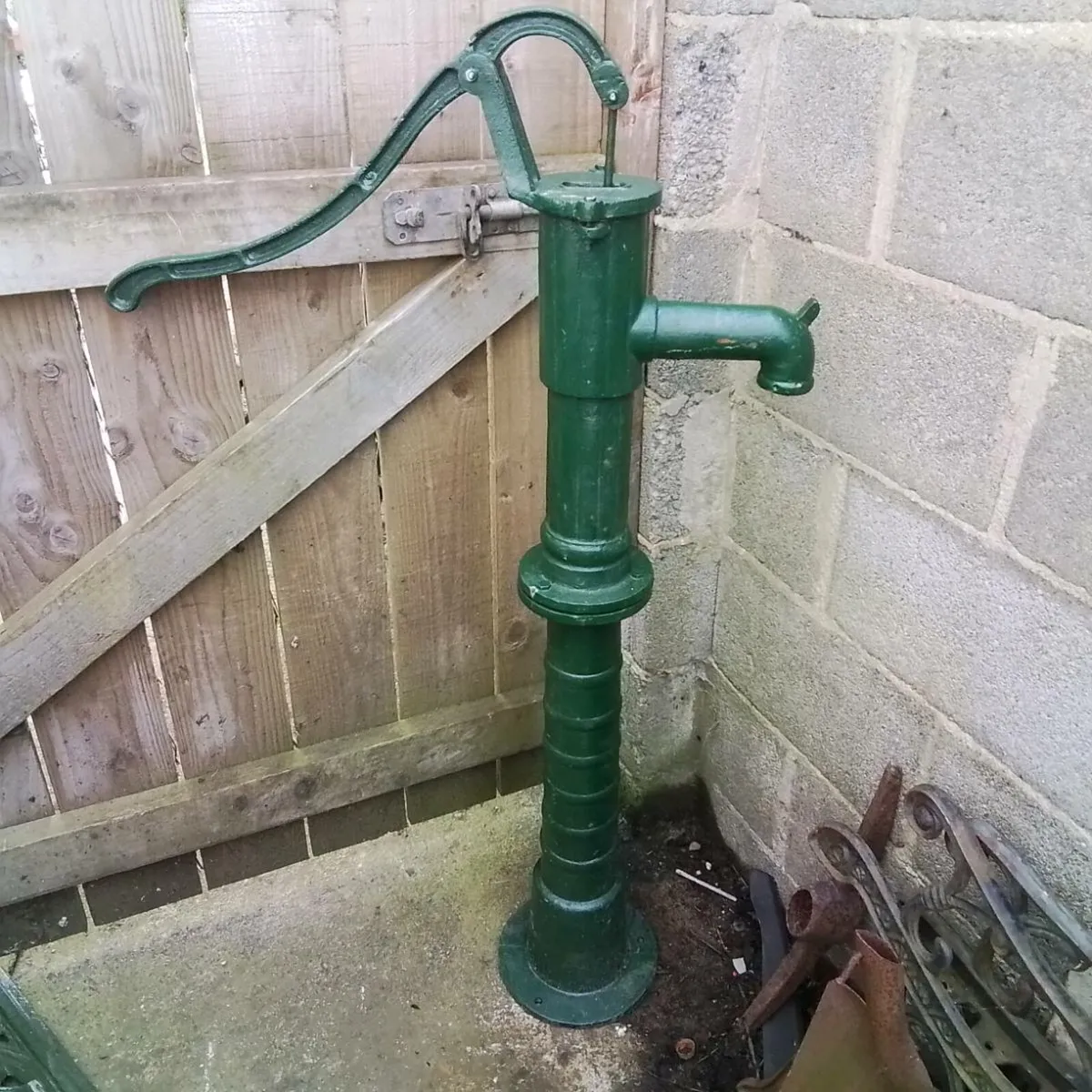 CAST IRON GARDEN PUMP - Image 3