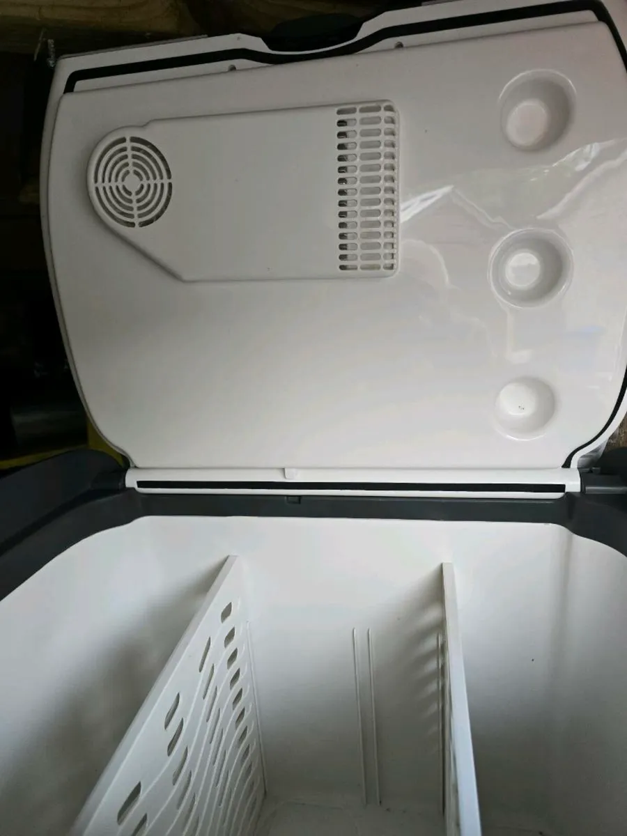 Electric/BatteryCool box - Image 1