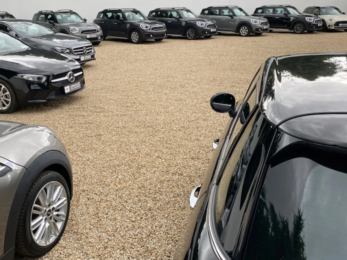 Mercedes-Benz E-Class D SERIES 4DR AUTO - Image 3