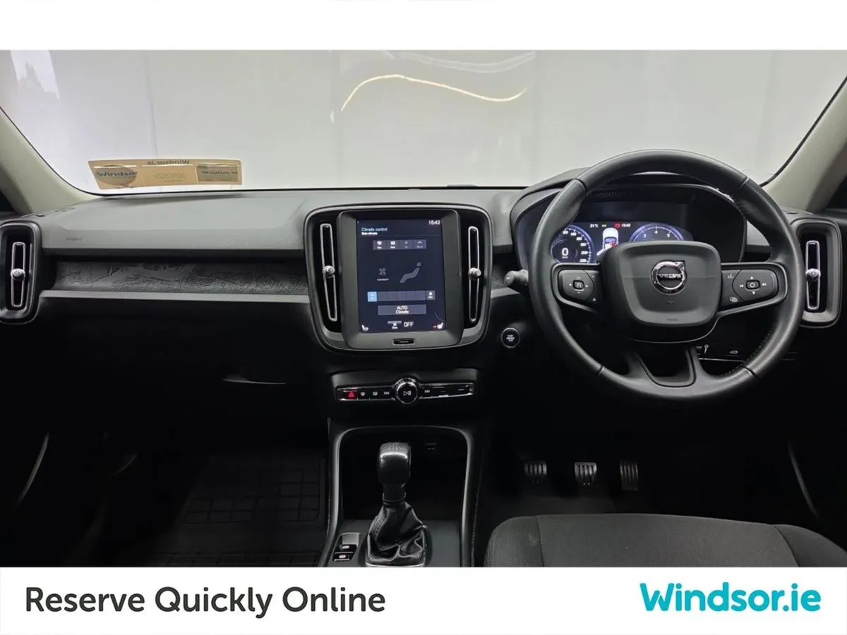 Volvo XC40 T3 FWD Manual 156 - Image 4